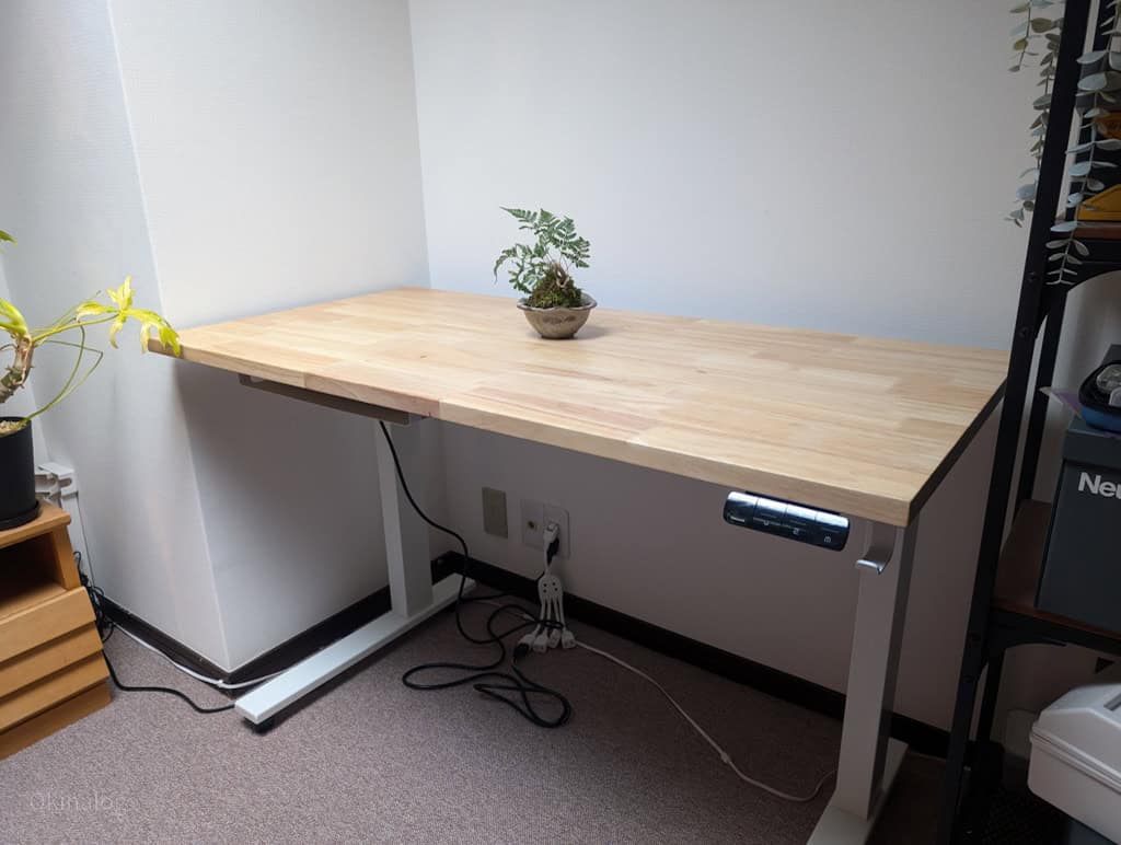 Palmwork（パームワーク）の昇降デスクは拡張性に富んだデザインと機能