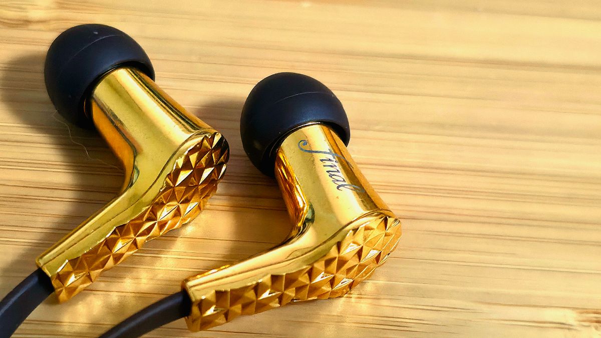 Finalの旧いイヤホン「Heaven VIII」は空間表現を楽しむ至高の1本