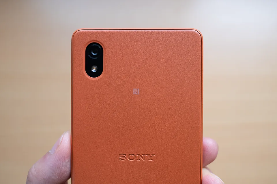 Xperia Ace III 購入！開封とファーストインプレッション：背面の質感