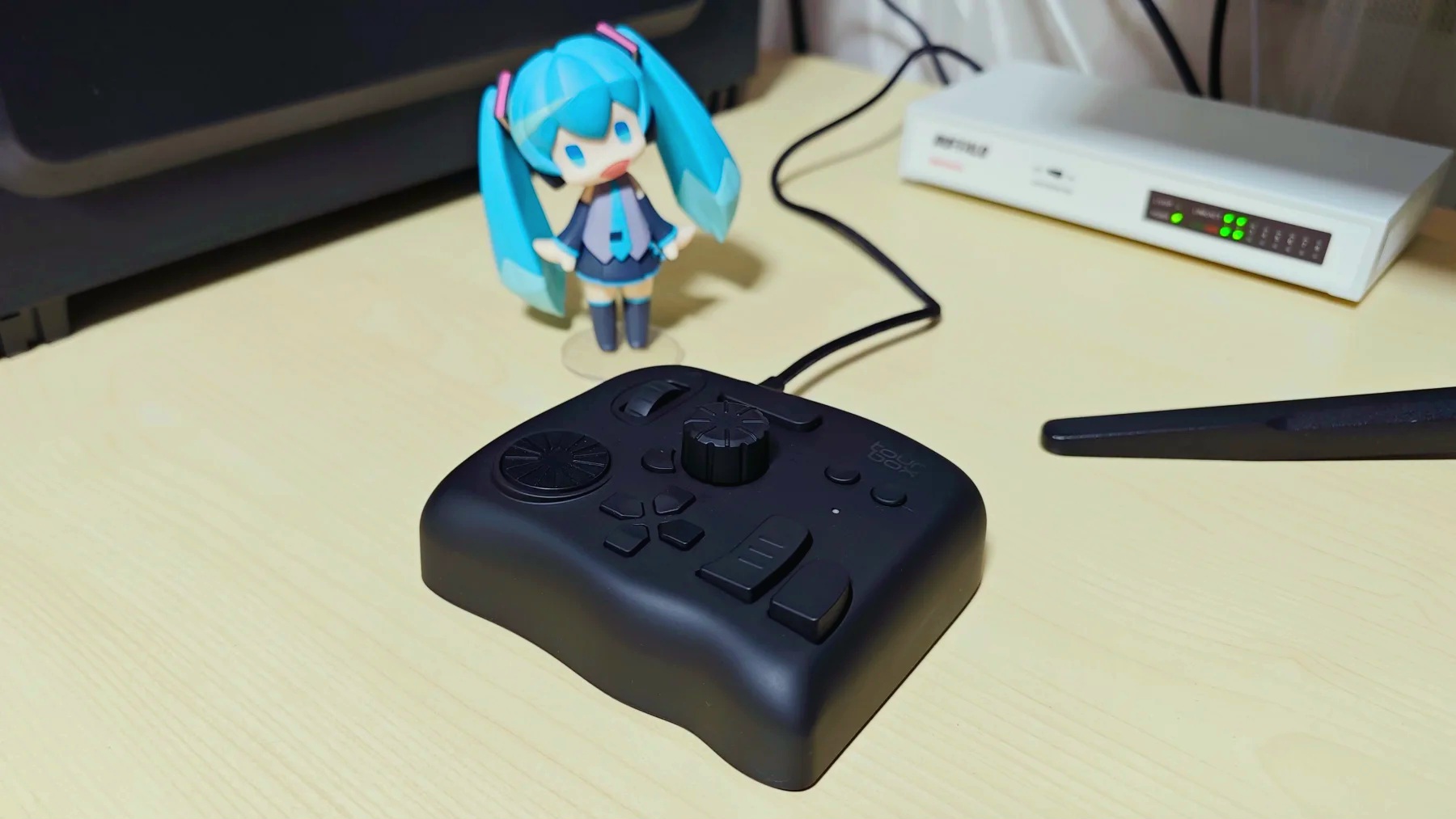 TourBox Elite レビュー：日常使いが一番便利！？クリエイター向けだが