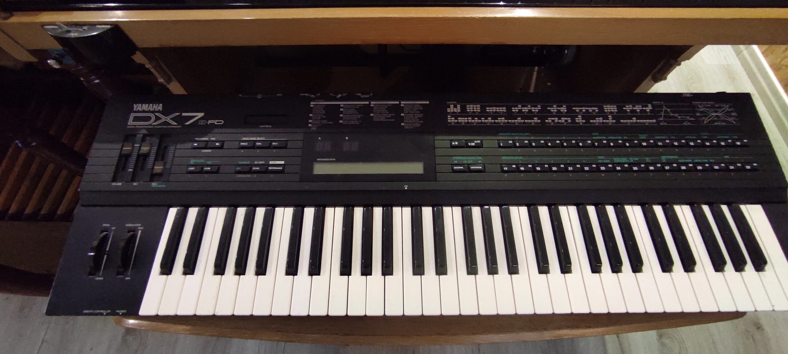 Yamaha DX7 II FD (2) | Organ studio