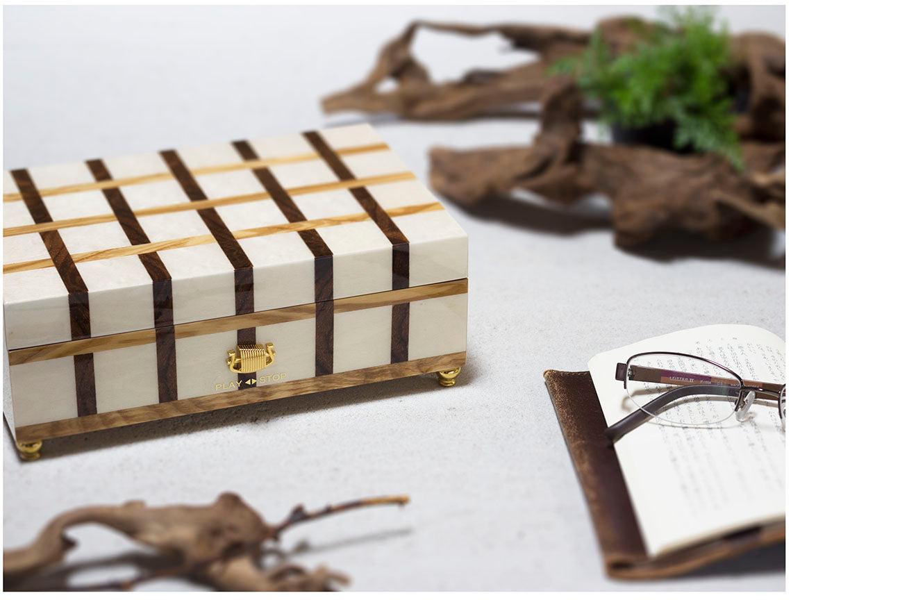 曲が選べる・誕生日に人気】【EX190I】30弁 ORPHEUS イタリア象嵌小物