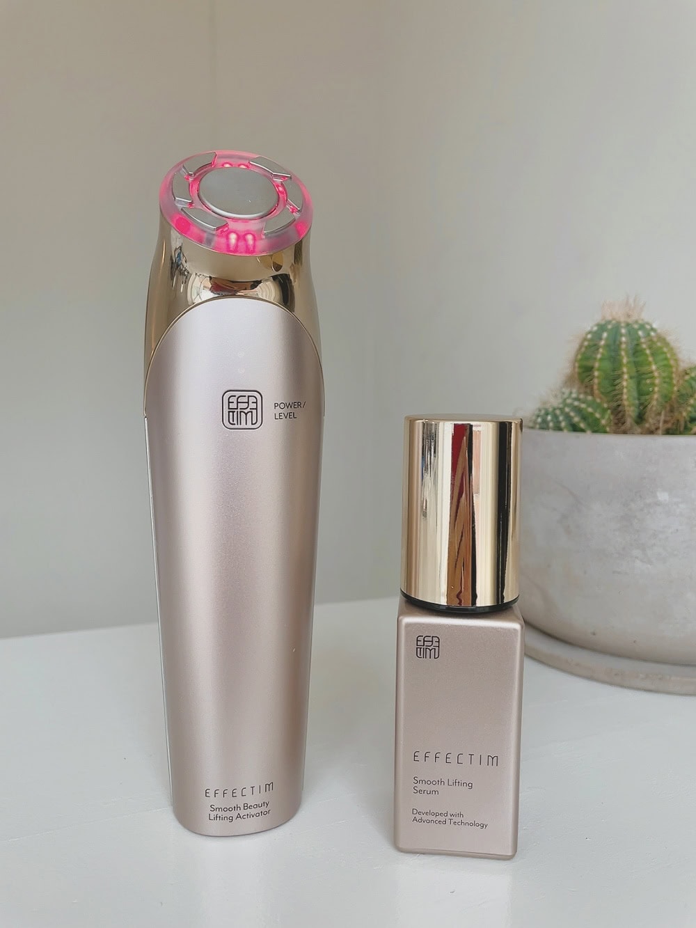 資生堂の皮膚科学研究から生まれた美顔器×美容液【エフェクティム】で