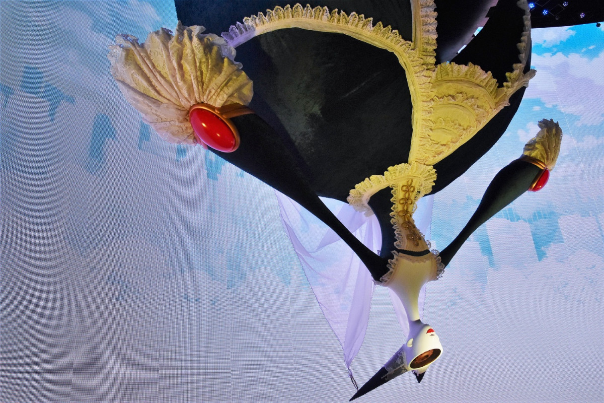 動画アリ］巨大な「ワルプルギスの夜の魔女」が立体で出現！AJ2019