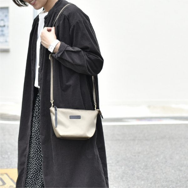 ナイロンショルダーバッグ／mini – OURHOME