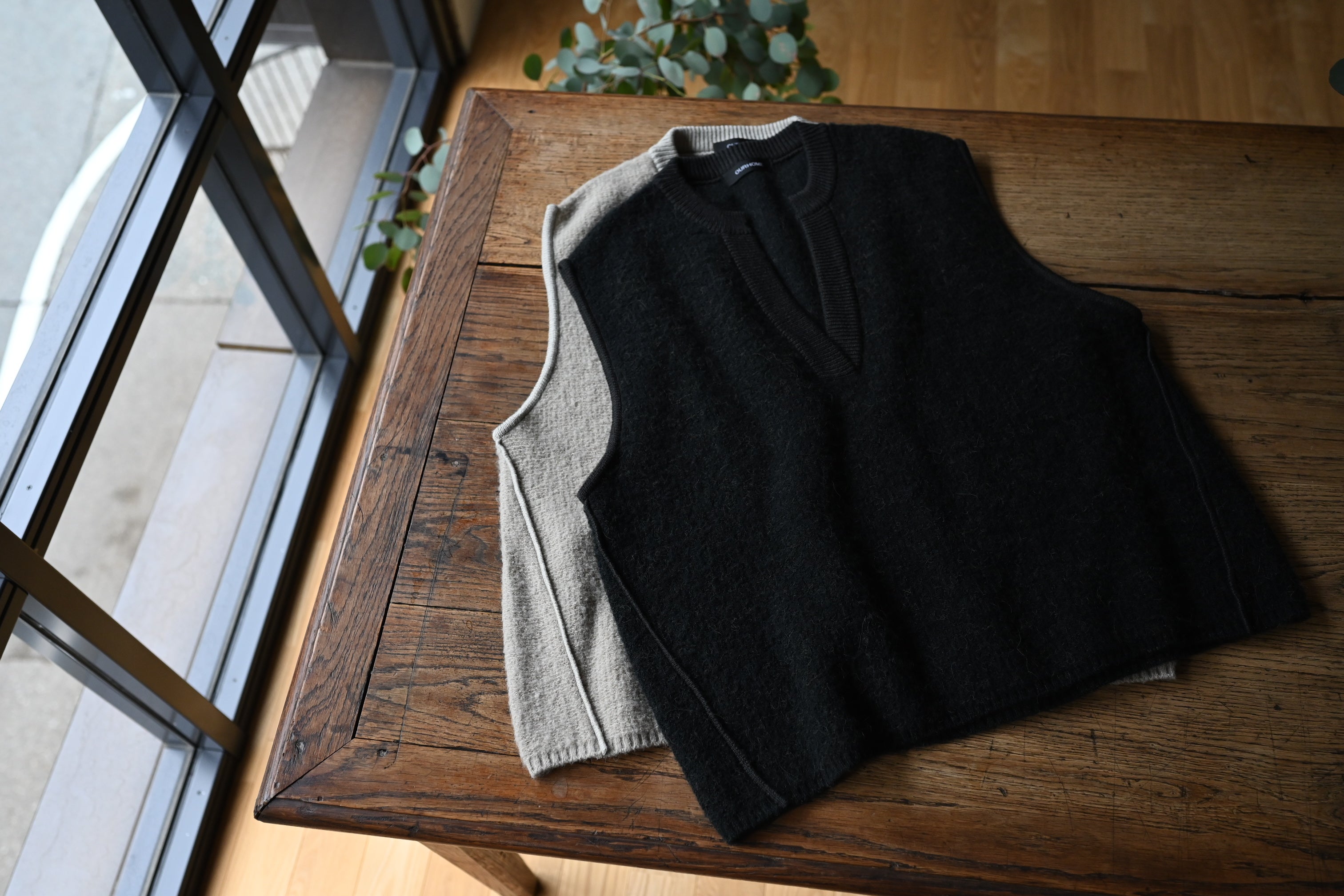 アルパカ混の洗えるニットベスト – OURHOME