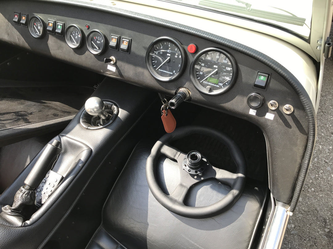 CATERHAM ケータハム用 ステアリングホイール MOMO(モモ) ステアリング