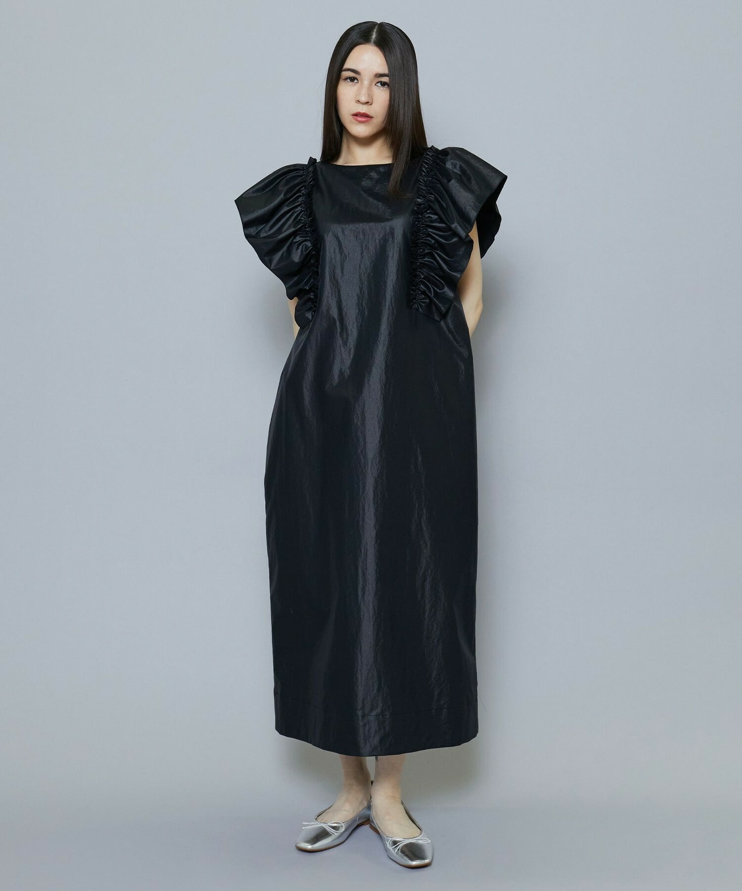 ナイロンレザーサテンコクーンワンピース】｜【MOGA(モガ)】｜BIGI