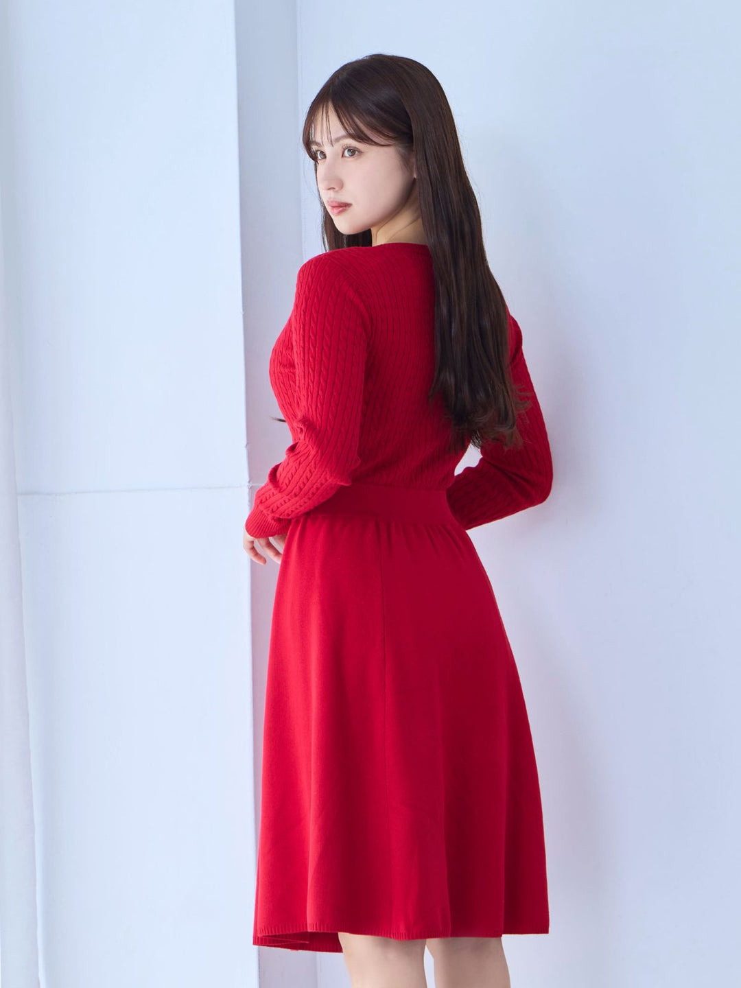 overE's HOLIDAY Aラインケーブルニットワンピース：レッド│胸が