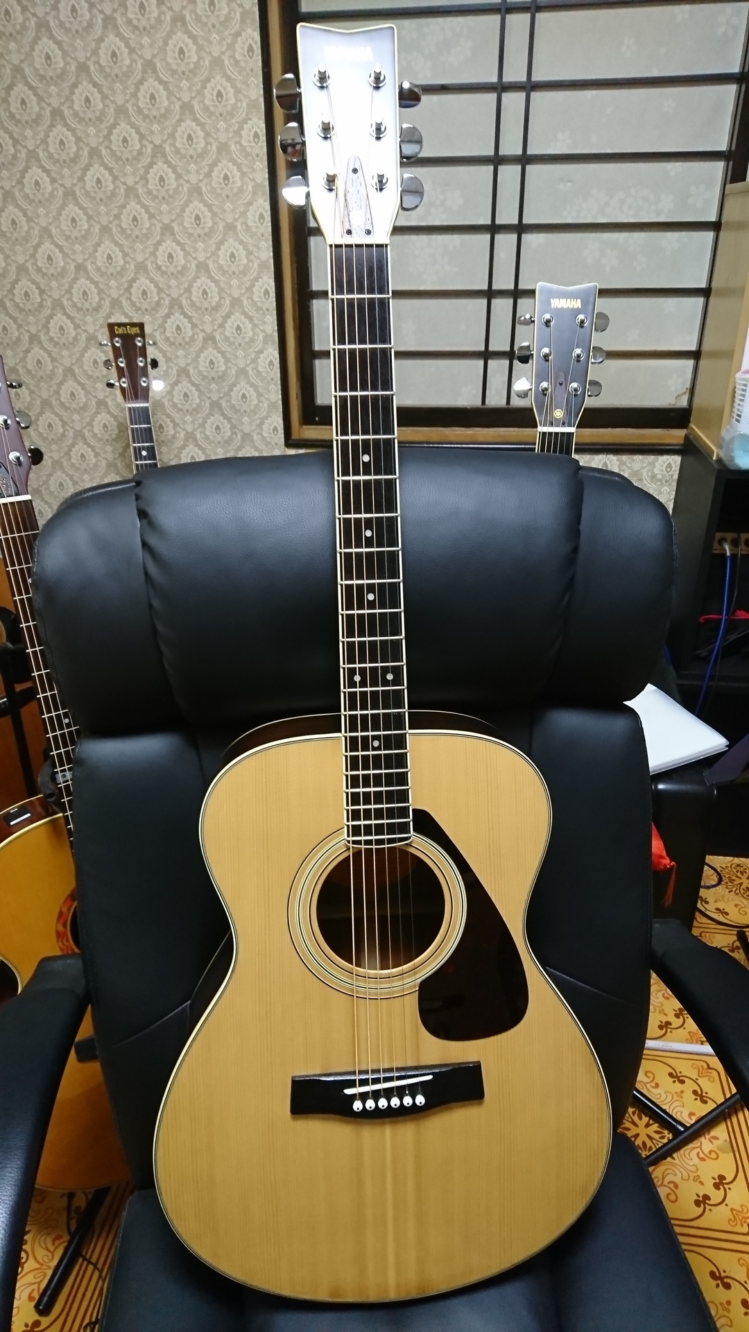 YAMAHA FG-202のご紹介♪: オヤジの挑戦TK□趣味のギター弾き語り