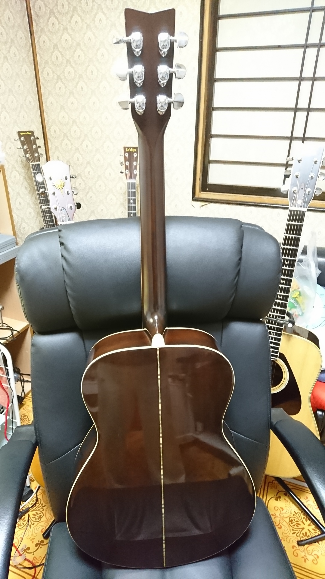 YAMAHA FG-202のご紹介♪: オヤジの挑戦TK□趣味のギター弾き語り