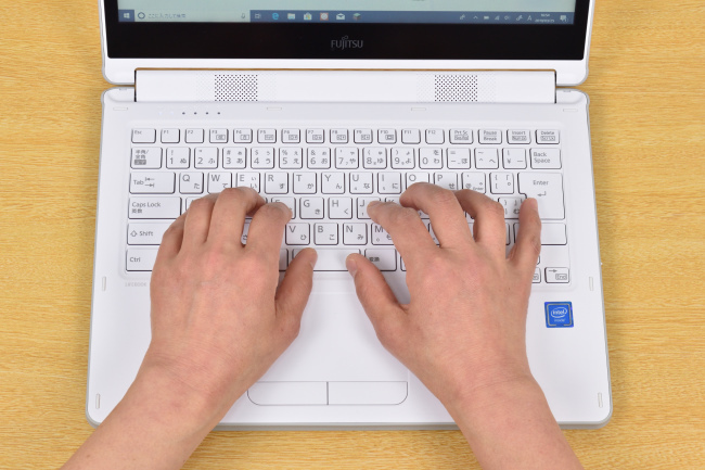 富士通『LIFEBOOK LH55/C2』レビュー プログラミングや英語を楽しく