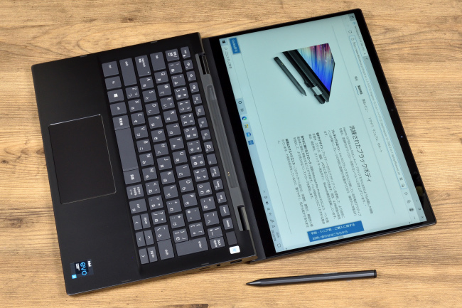 デル Inspiron 13 7000 (7306) 2-in-1 レビュー：充電式ペン付きの高