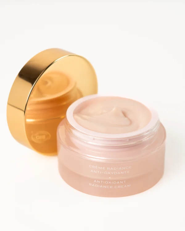 PAOMA_GEMMORESSENCE_CLOSEUP-