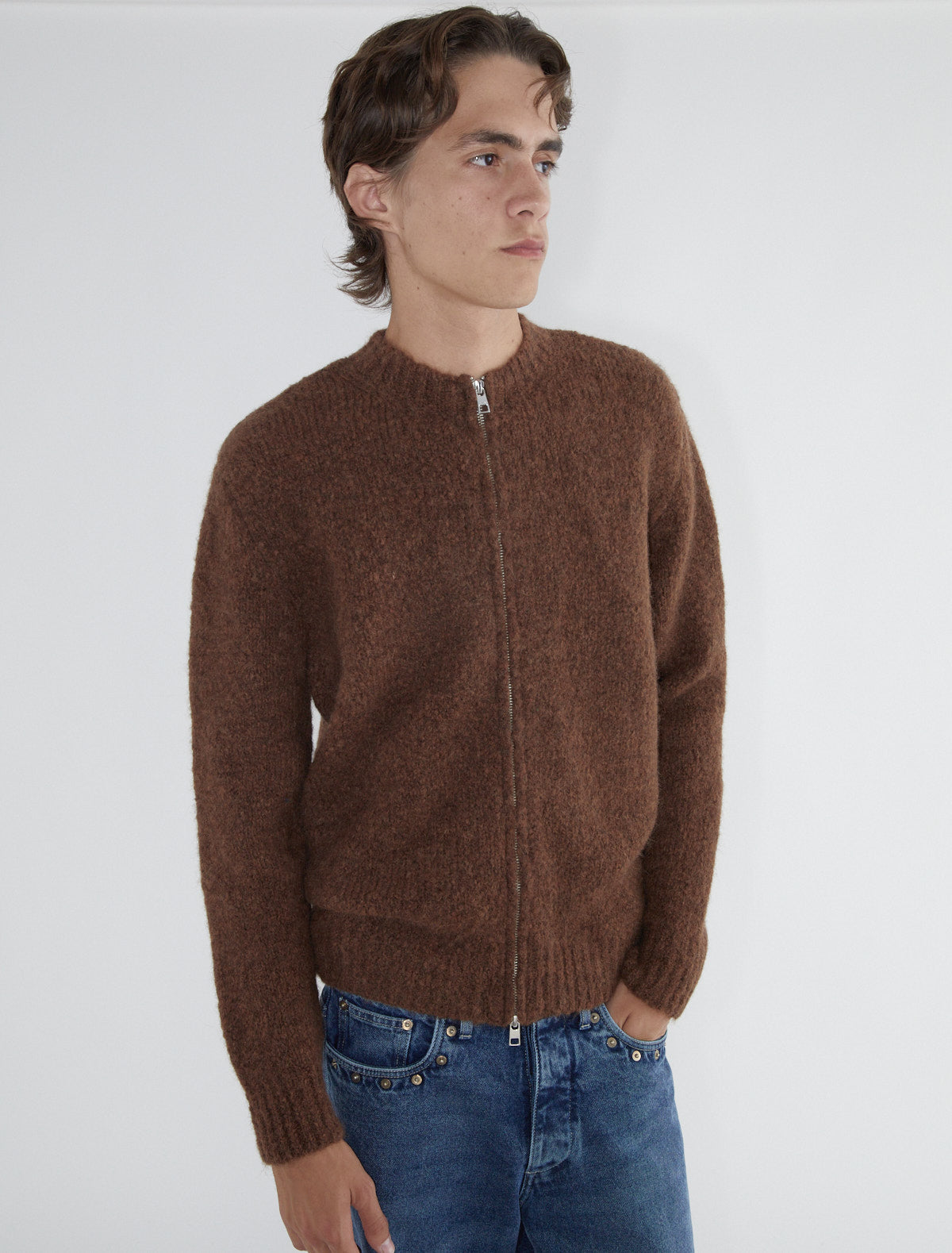 HASTA LUEGO ZIP B-Men's cardigan featuring an intarsia hasta luego