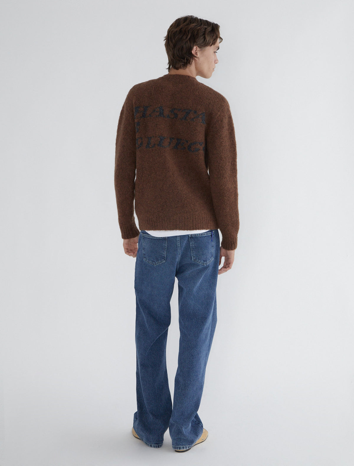 HASTA LUEGO ZIP B-Men's cardigan featuring an intarsia hasta luego