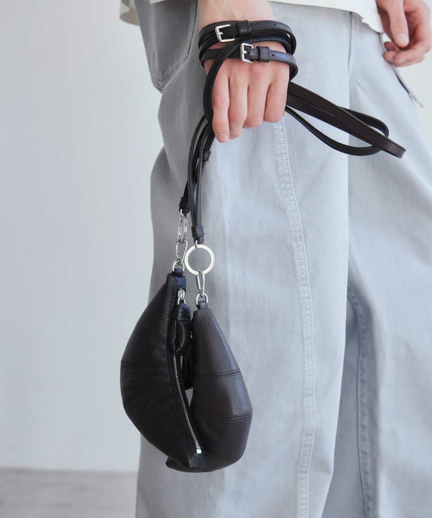 LEMAIRE(ルメール)】 CROSS-BODY CROISSANT COIN PURSE｜PARIGOT