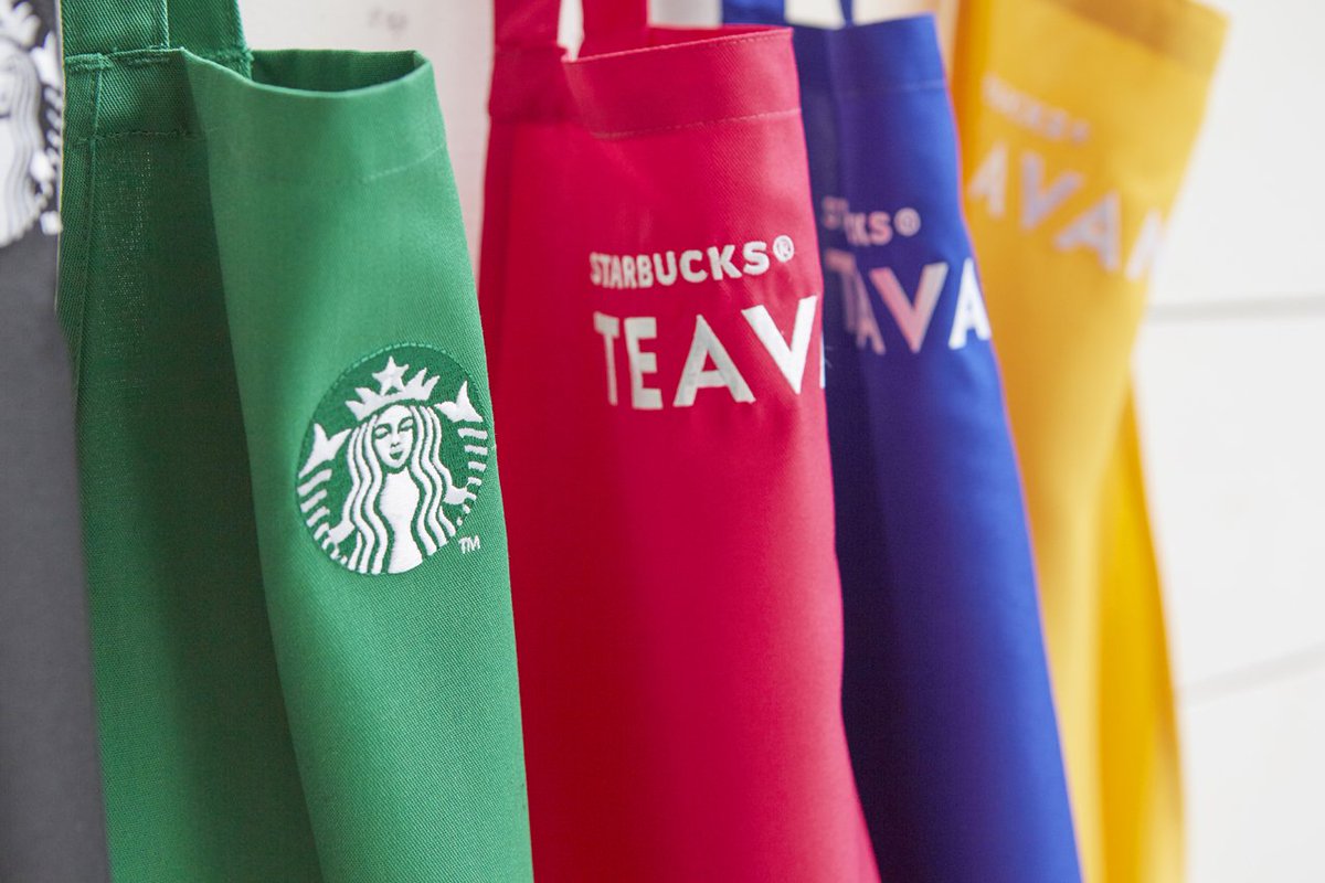 今週から、いつものグリーンエプロン、ブラックエプロンの中に