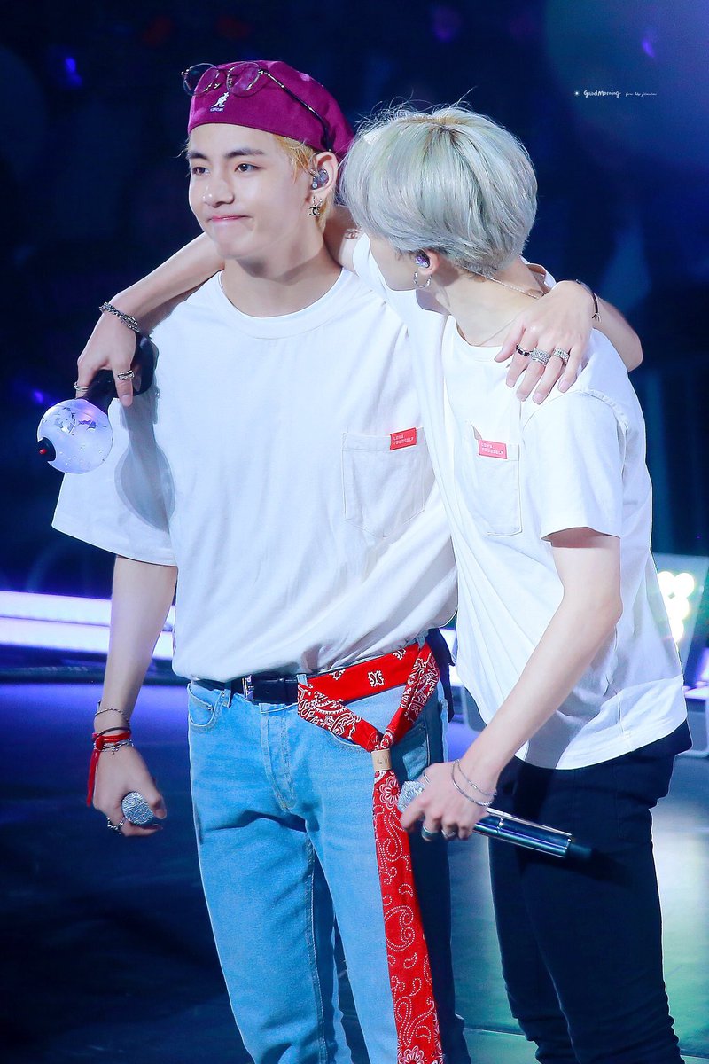 181124 — 🐯🐣 ©️goodmorning1013 #방탄소년단 #뷔 #태형 #BTS #V