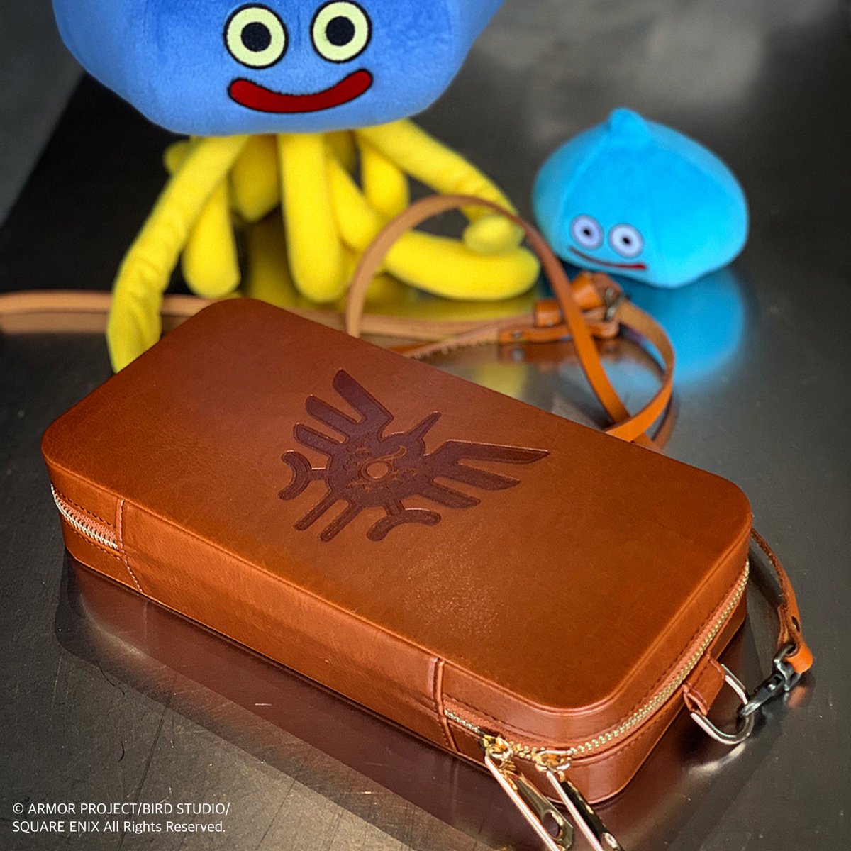 ゲームショウ先行販売「ドラゴンクエスト ロトのマルチポーチ」をご