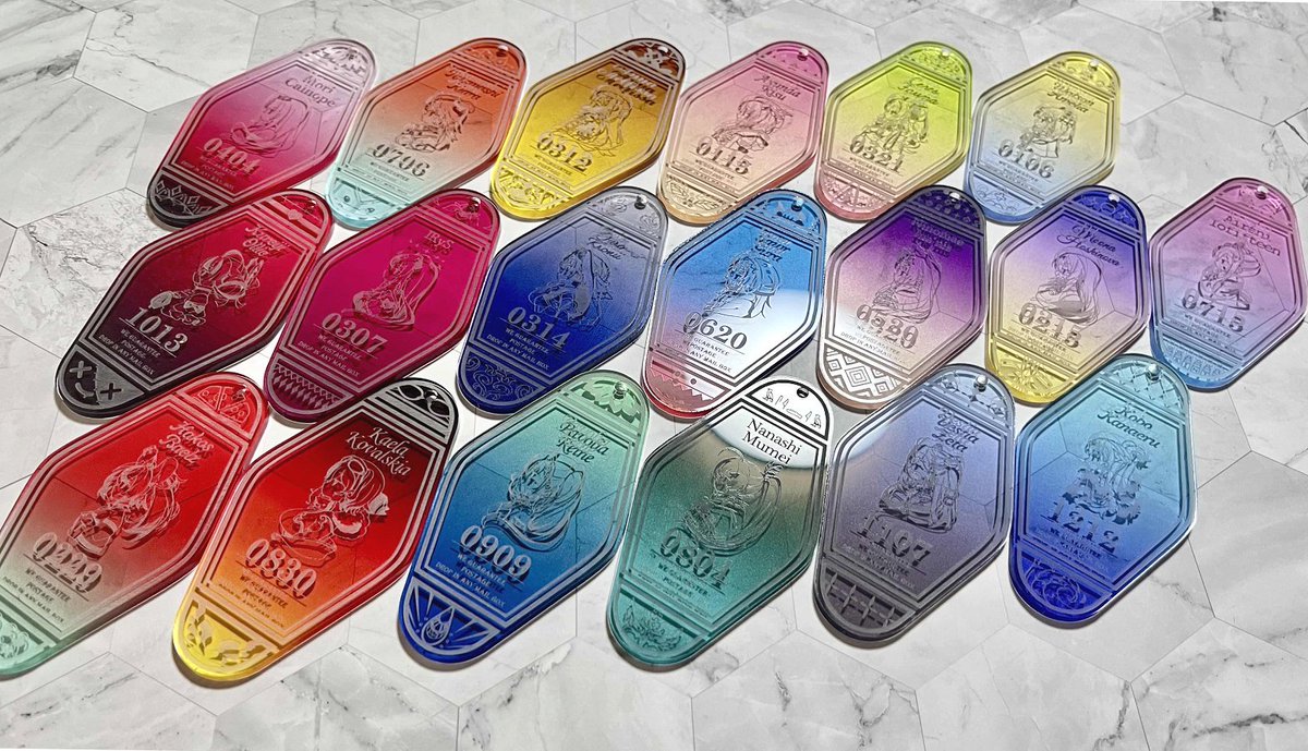 少し前に作ったホロの彫刻モーテルキーホルダーのEN、ID版