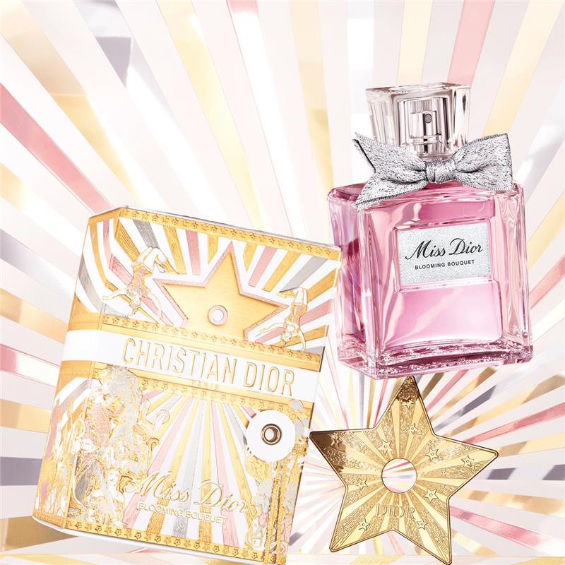 ホリデーシーズンに魔法をかける限定デザインに包まれたフレグランスを