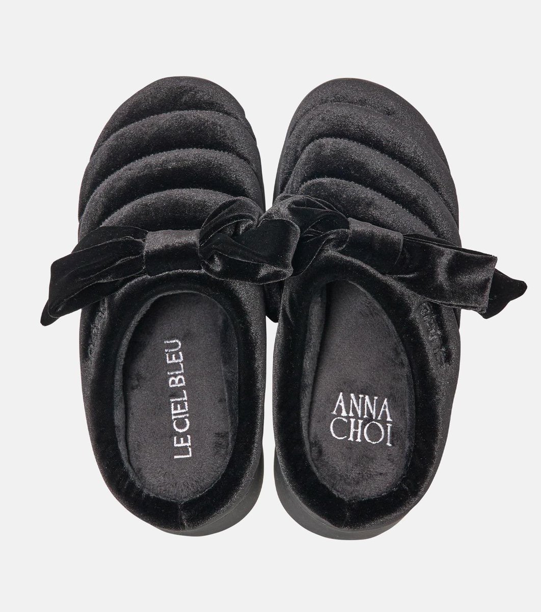 SUBU × ANNA CHOI × LE CIEL BLEUの秋冬サンダル🤍リボンのベルベット