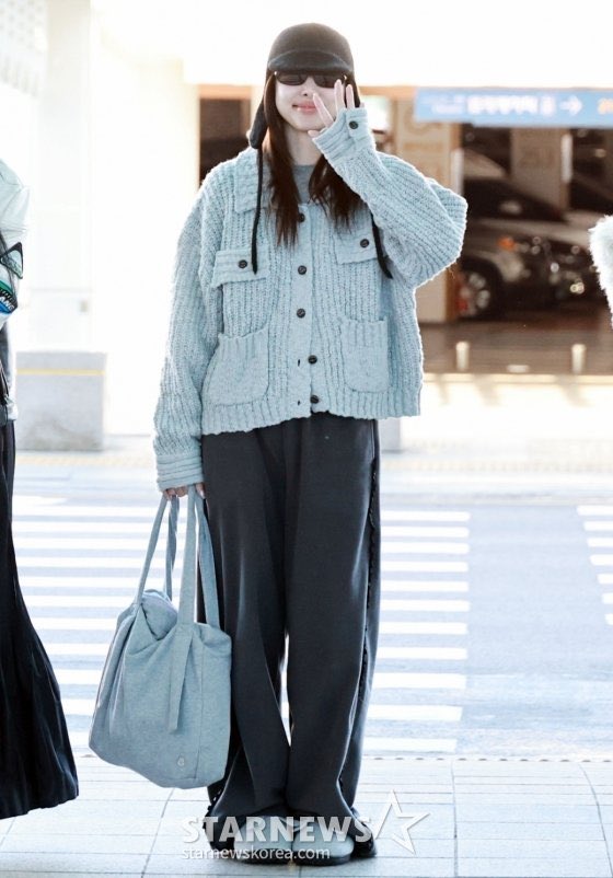 最近ナヨンさんcoyseio着用多いから欲しくなってきた、、subuコラボの