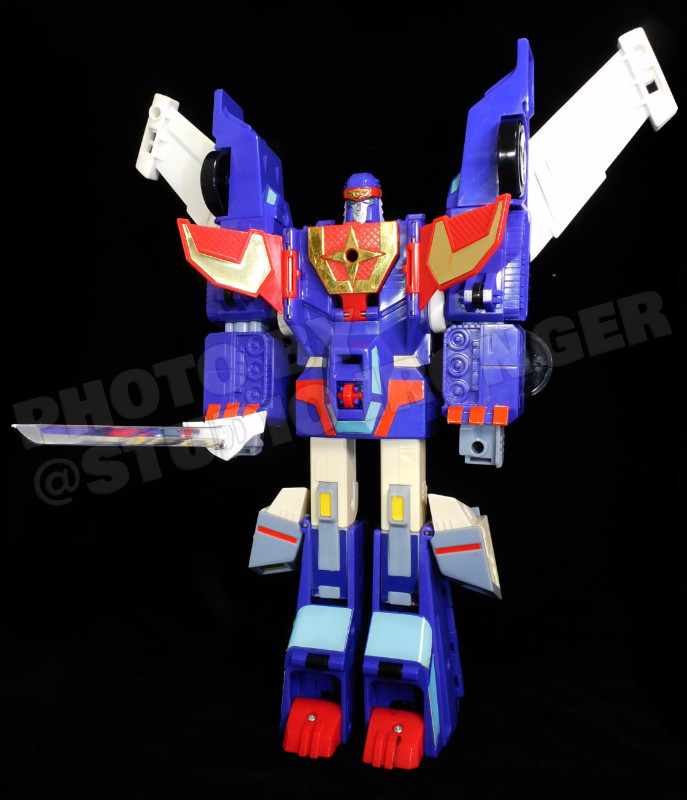 忍者刑事 シャドウ丸。勇者警察ジェイデッカーの影の刑事、ジェット機