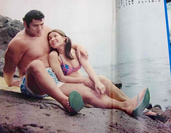 全盛時代のアントニオ猪木と倍賞美津子。これ見るとわかるけど猪木は
