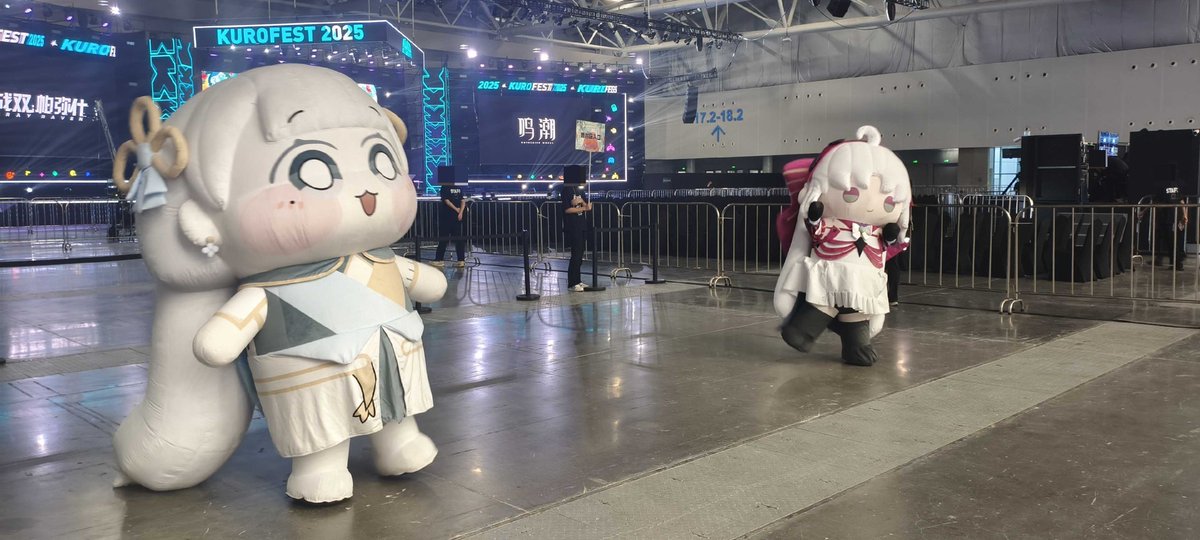 会場はたくさんの着ぐるみがいて楽しい雰囲気です！ 同人スペシャル