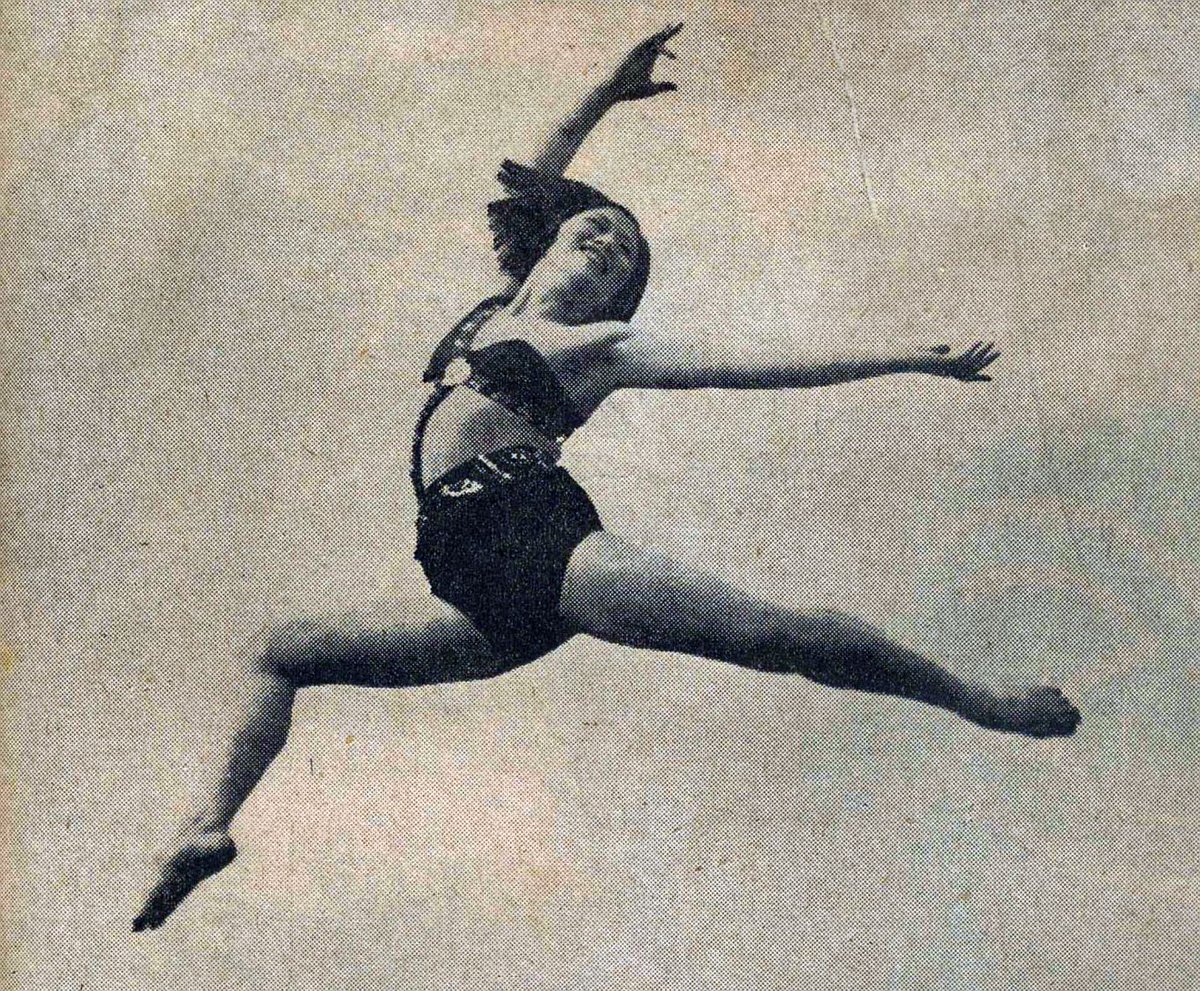 昭和11年（1936年）、当時日本中で大人気だった朝鮮の舞踏家の崔承喜