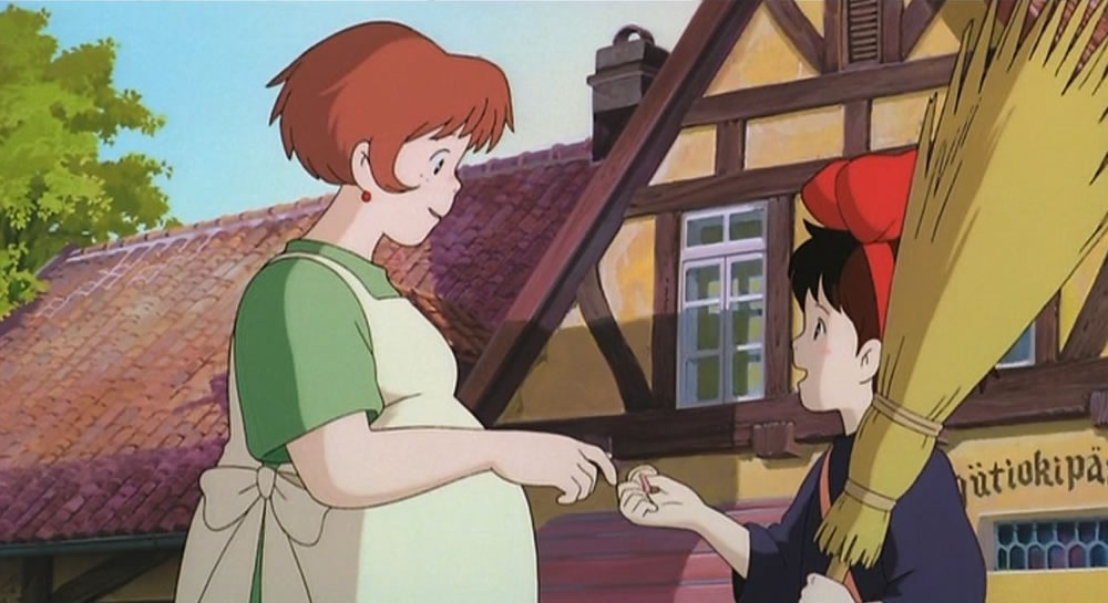 キキ（13歳）は成長するとウルスラ（18歳）になり、オソノさん（26歳