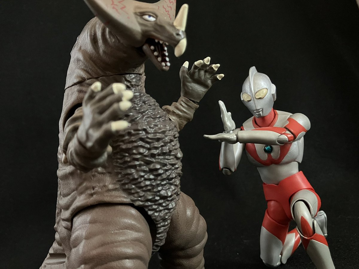 S.H.Figuarts ウルトラマンBタイプです。 再販のウルトラマンを入手