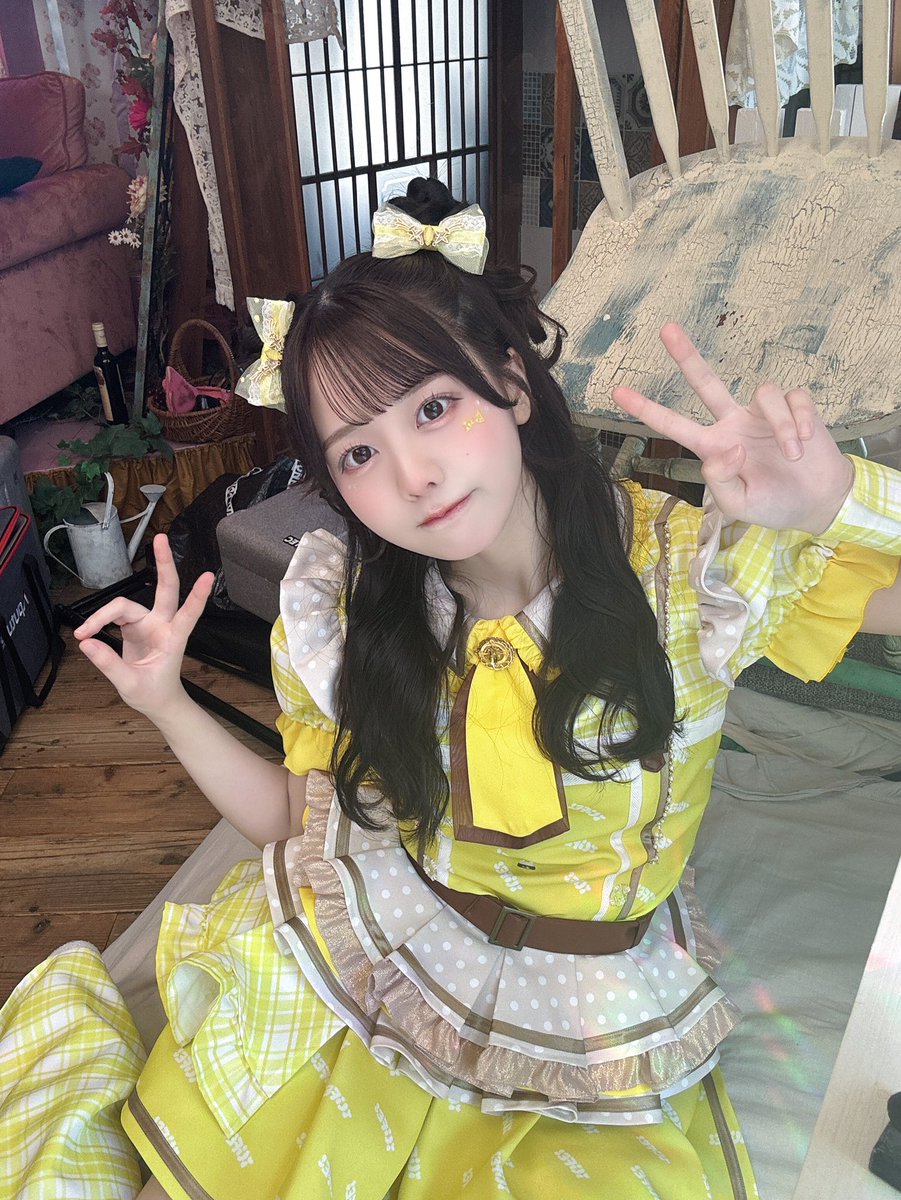 ツアー衣装ランチェキ販売開始されました！🏳️ デコチェキの写真とり