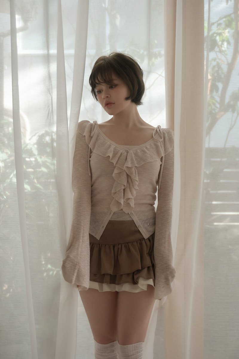 Fiona ruffle tops color pink/black ¥12,100-tax in 清涼感のある