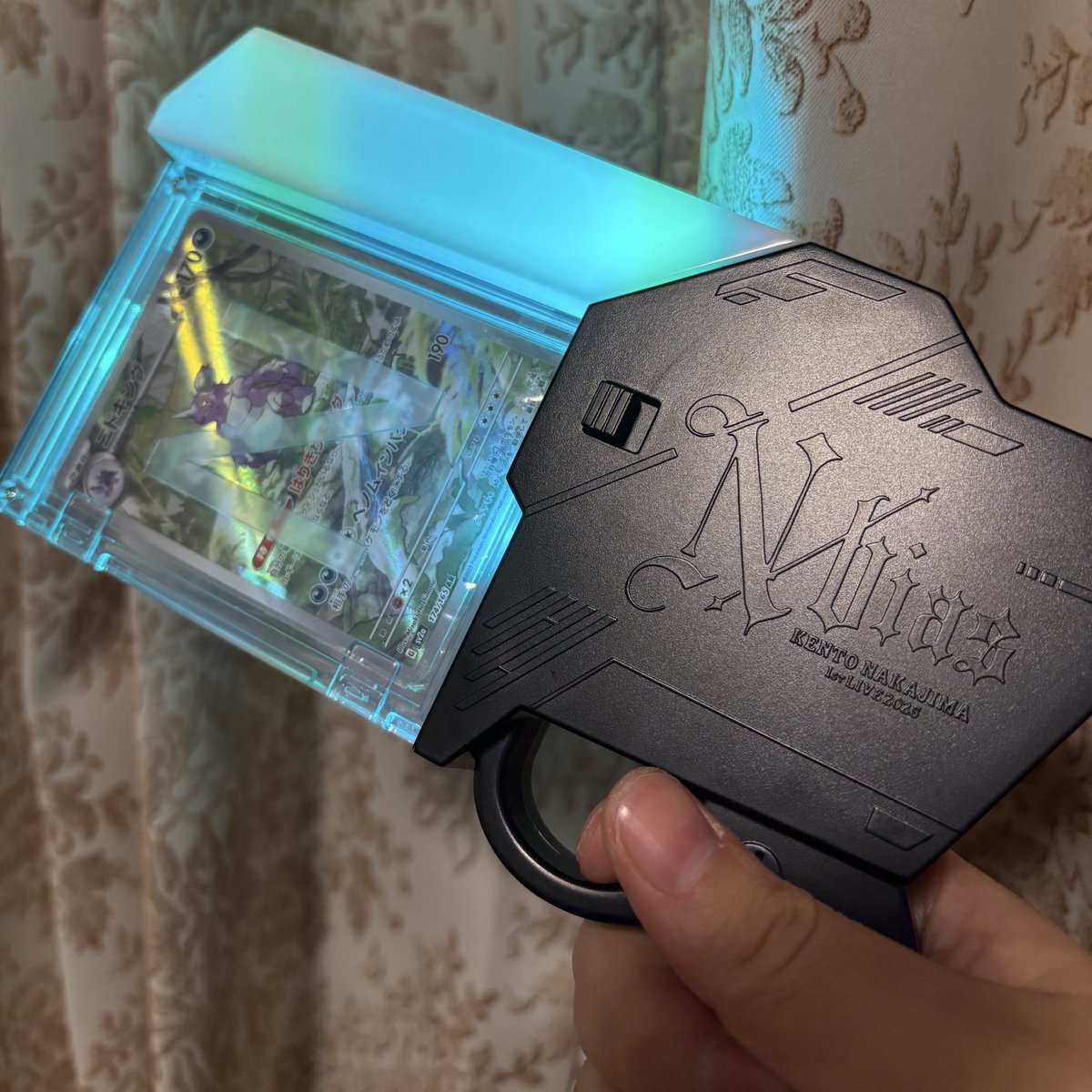 推しを光らせることができる、最強ガジェット、「ピカレスクの銃口