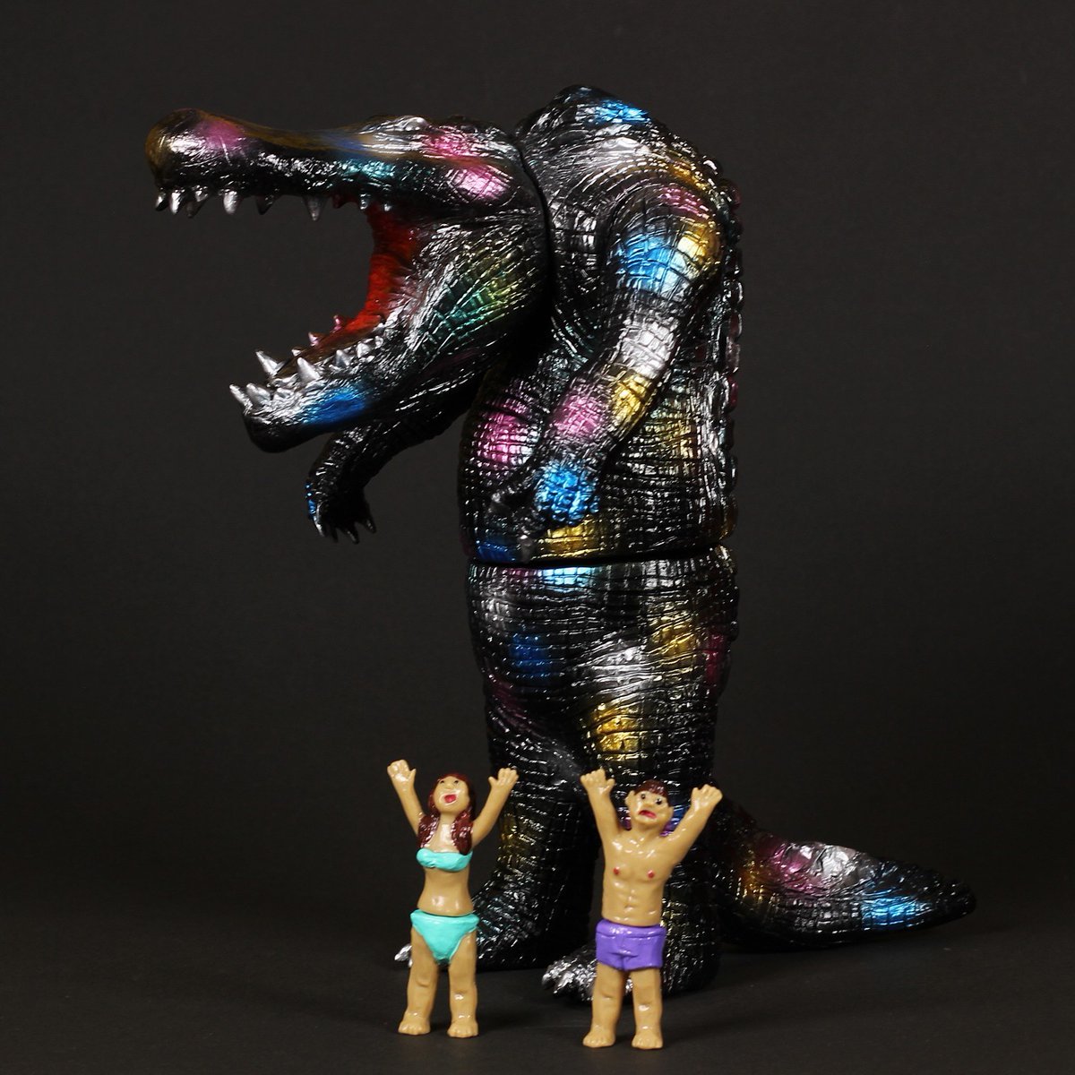 RAMPAGE TOYS の レトロ怪獣シリーズ バナゴン (約23cm) クリア