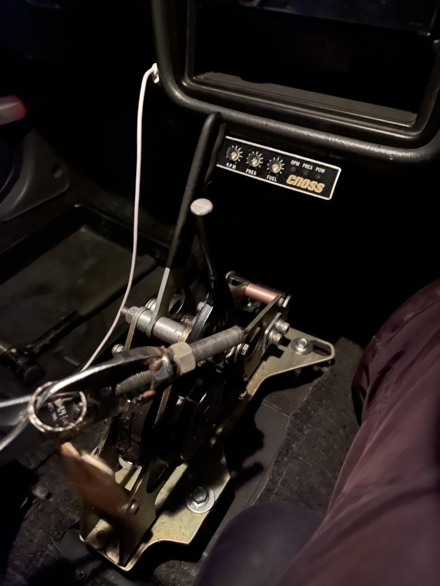 こんばんは イケヤフォーミュラシーケンシフターぶち折り芸人と申し