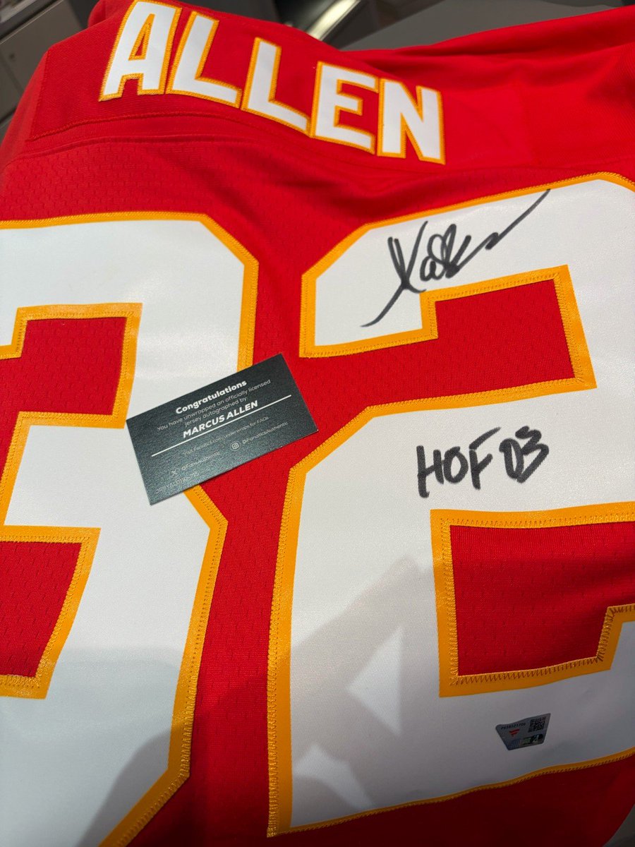 お客様の店内開封にて 2026 FANATICS UNDER WRAPS NFL JERSEYS🏈より