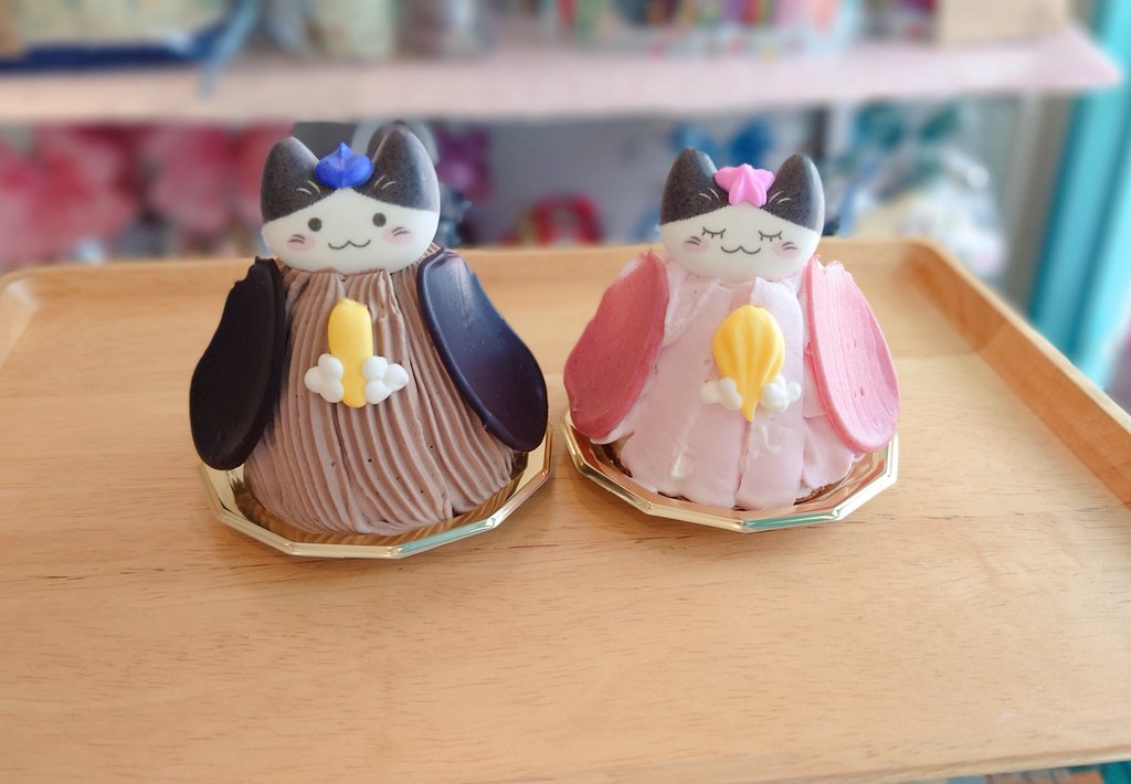 明日からおひにゃさま販売します🎎 お内裏様はダックワーズにチョコ