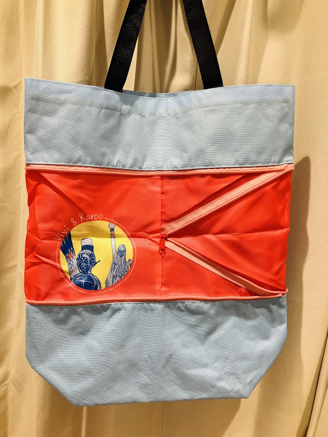 再入荷】原画商品 伸びるトートバッグ 5,940円（税込） 好評発売中