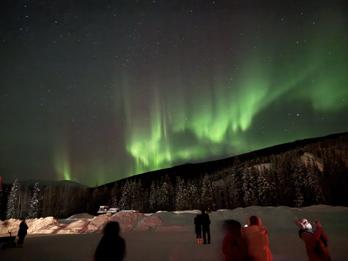 アラスカでオーロラ見てきたよ！ゆらゆら揺れて綺麗だった！