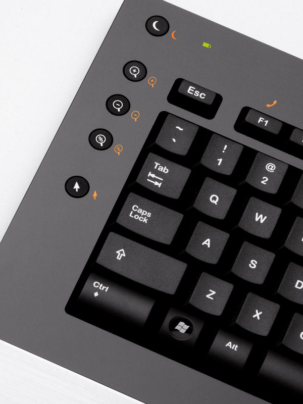 ロジクール、スタイリッシュキーボード「diNovo Edge」を国内販売