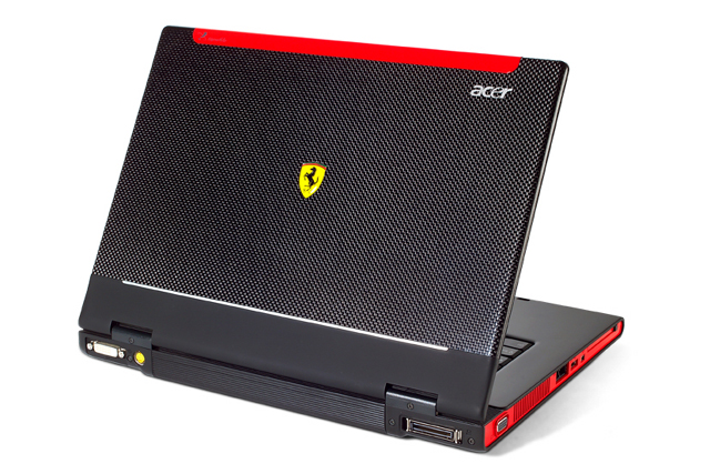 日本エイサー、Ferrari公認ノート新モデル「Ferrari 4000」