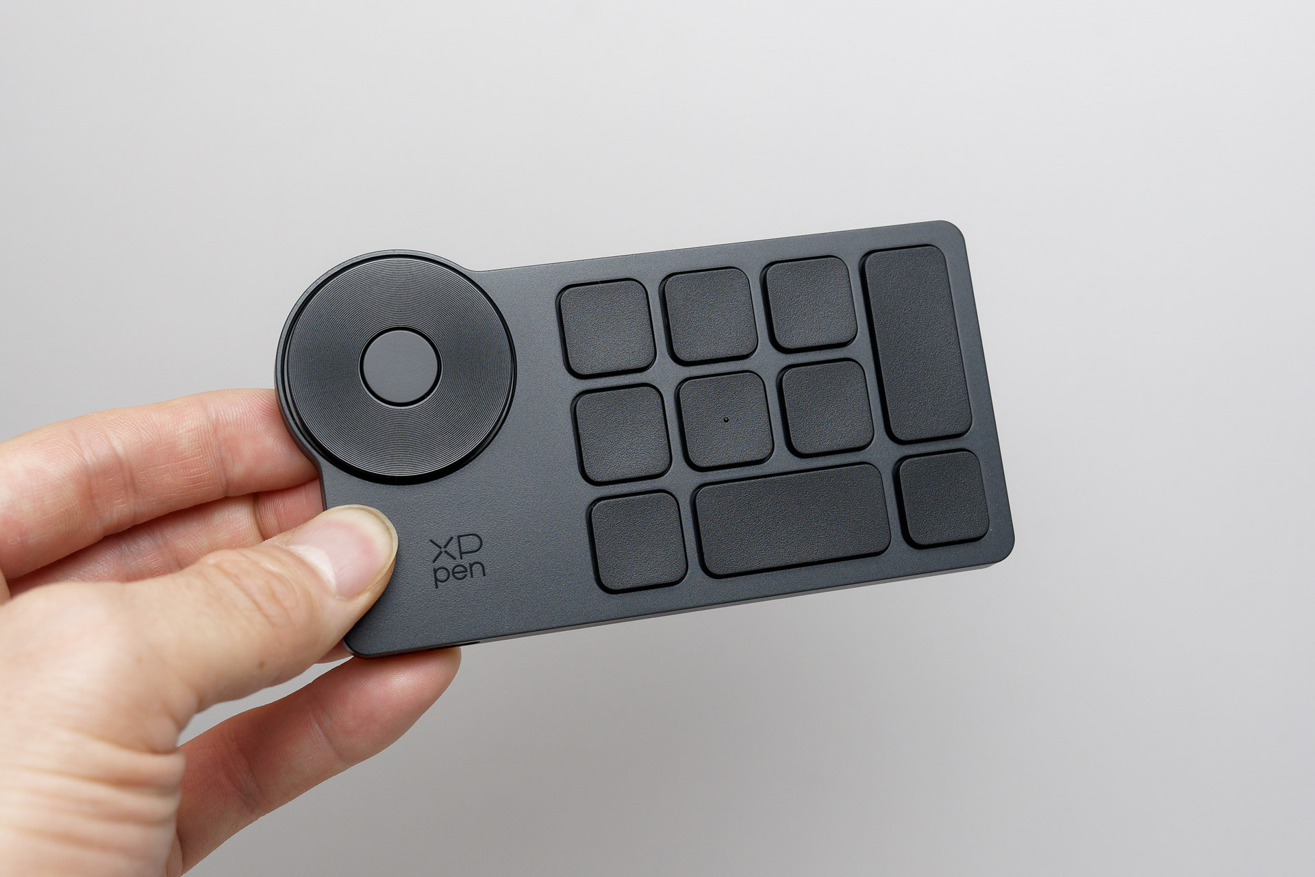 やじうまミニレビュー】XPPenのダイヤル+ショートカットキーデバイス