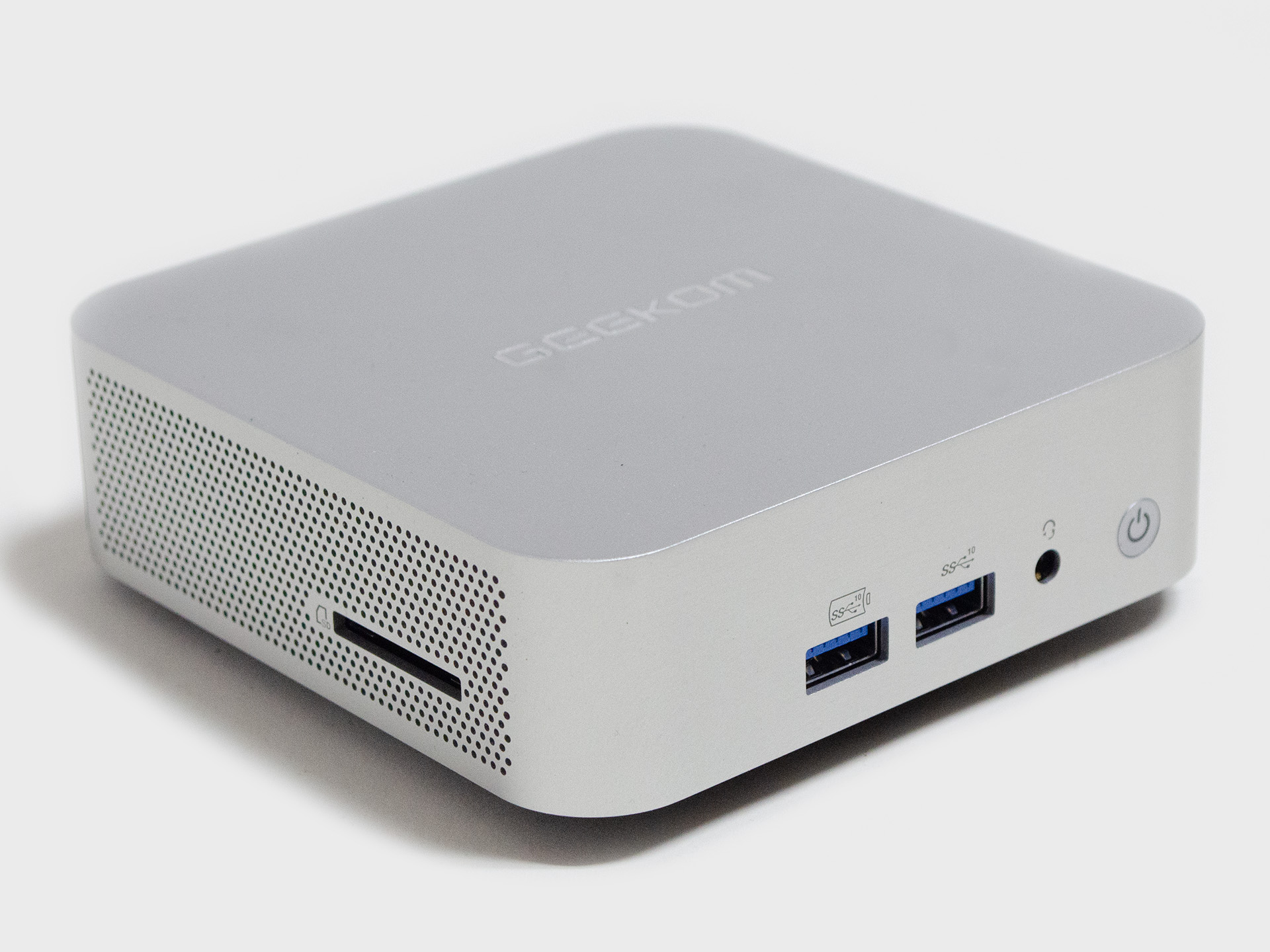 西川和久の不定期コラム】7万円切りで新Mac miniより小さく、コスパが