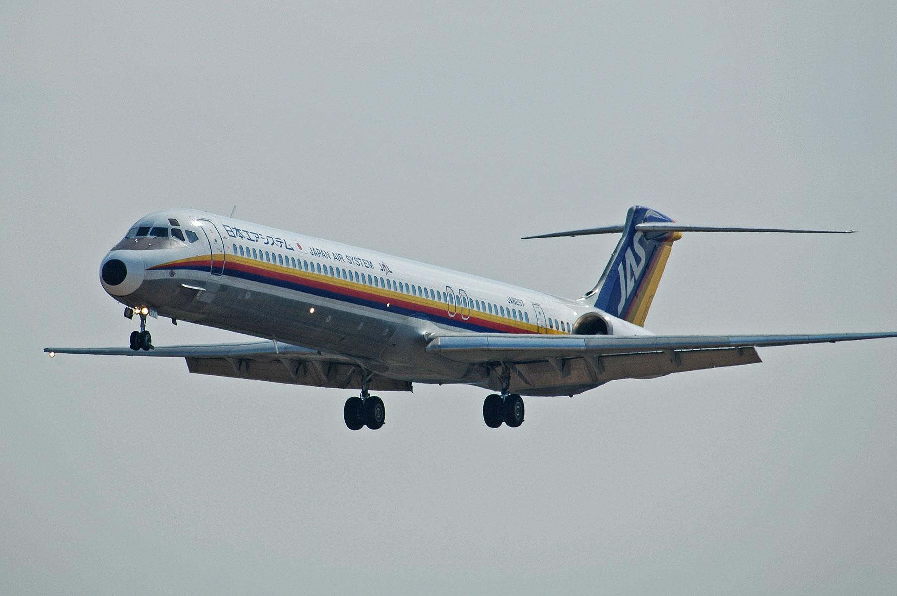McDonnell Douglas MD-81 / JA8297 : SKY LOUNGE GARDEN -transporter
