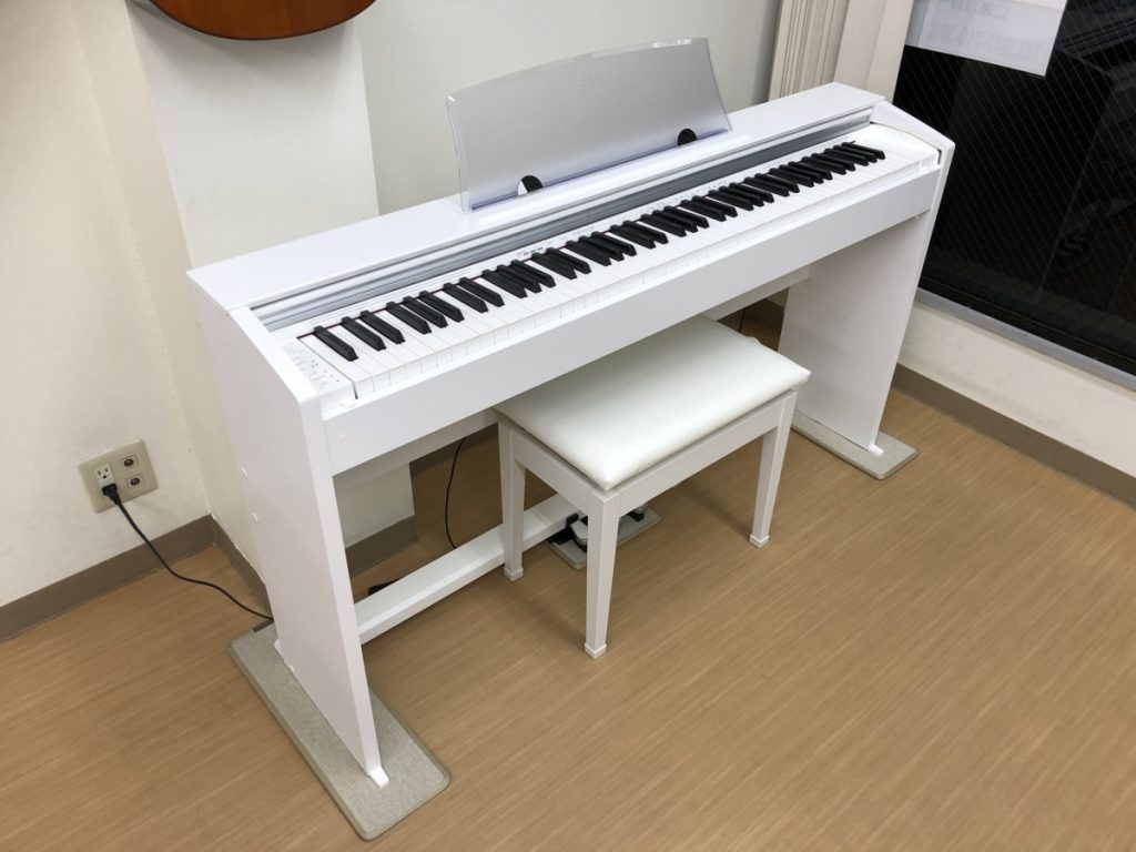 電子ピアノ CASIO PX-770WE 2018年製 中古 椅子付き ホワイトウッド調