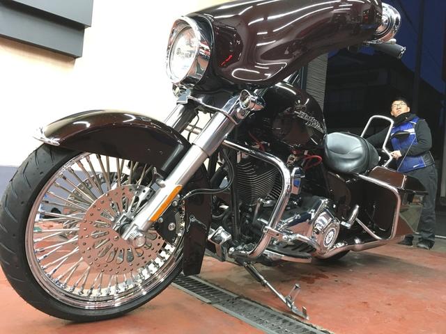 オシャレは足元から FLHX ホイール交換 カスタム ハーレーダビッドソン